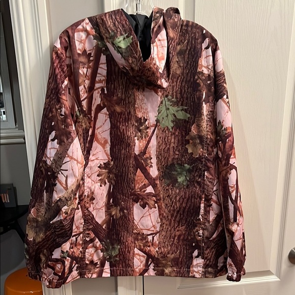 Totes Camouflage Women's lightweight Jacket. Size Large - Picture 3 of 5